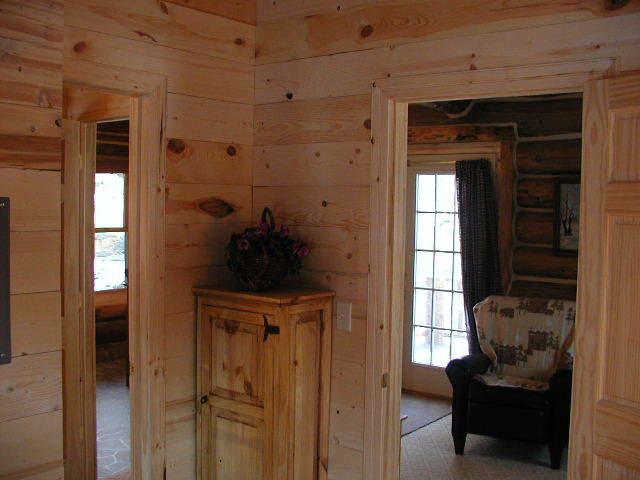 Renegade Log Cabin Custer Room photo